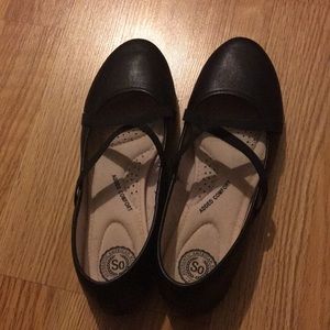 Black Ballet Flats